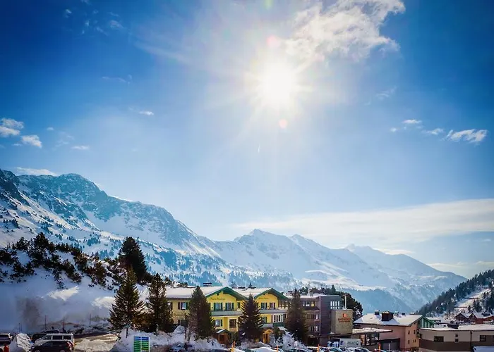 Weinberger Guest house 3*